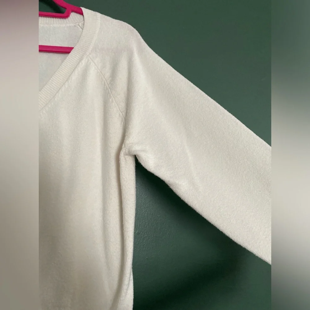 BUNDLE of (3) Old Navy Women's SoSoft V-Neck Sweaters Cream SeaGlass Black Med - Picture 4 of 16